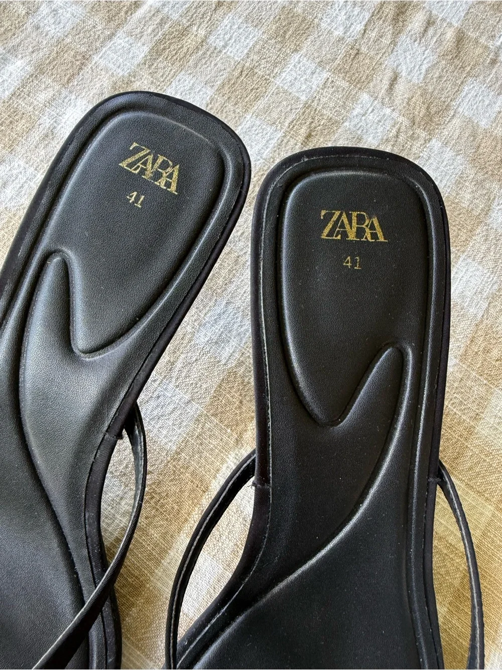 Zara Black Kitten-Heel Thong Sandal - Picture 6 of 6